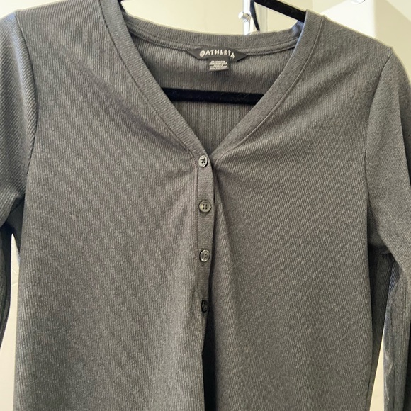 Athleta gray long sleeve top - Size Medium - Picture 3 of 8